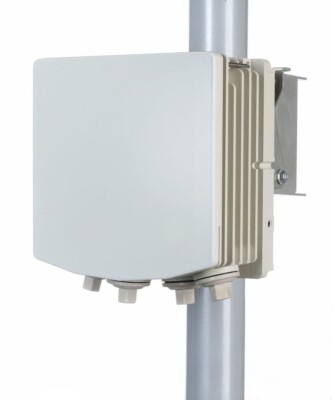 Siklu Etherhaul - 600T PoE ODU with integrated antenna
