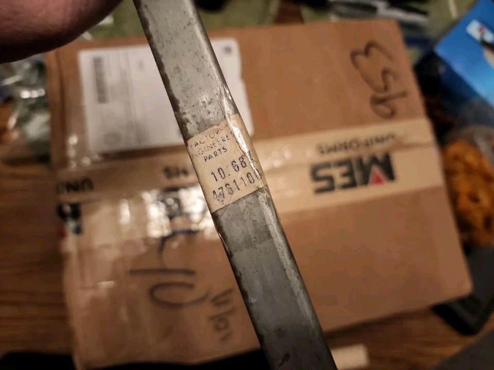 Oldsmobile 4 D.S., H.S. NOS 1959-60 Buick Window Sash Channel FRONT GM # 4761100 - Imagem 4 de 4