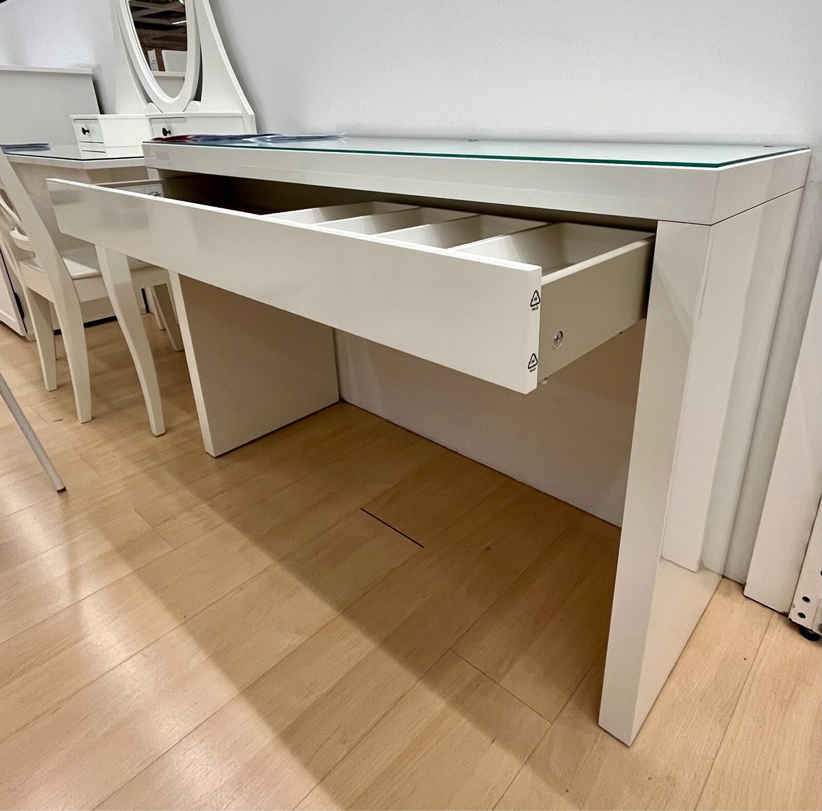 Brand New IKEA MALM White High Gloss Dressing Table 47 1