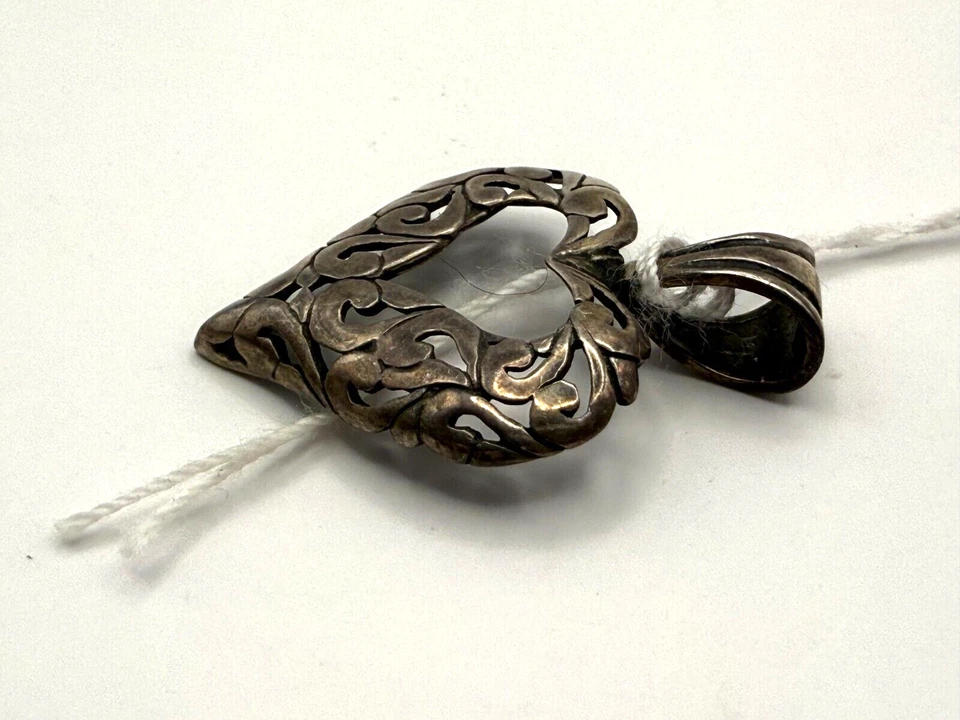 Dije de amor colgante corazón C de plata esterlina Jezlaine Foto 4 de 4