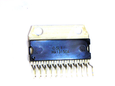 ic HA 13150 A /ci HA13150A Quad ampli en pont 4x18W (13.2V 4Ohms)de chez HITACHI