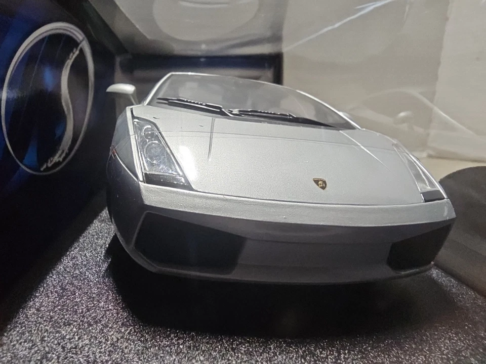 Coche diecast Maisto edición especial Lamborghini Gallardo escala 1:18 Foto 2 de 4