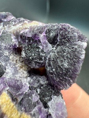 6140 Purple Waxberry Fluorite with Calcite 54g Yun Nan New Production