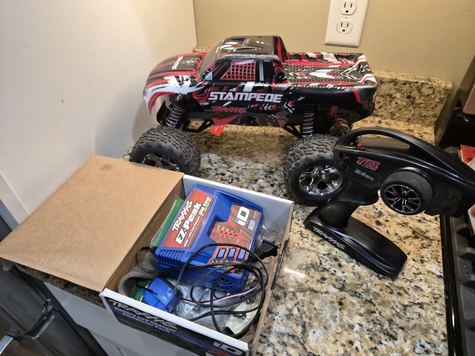 Traxxas Stampede 2wd XL-5 With Extras Charger Free Shipping
