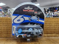 2003 Team Caliber Mark Martin 6 Pfizer 1:64 Scale Diecast