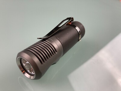 MINT S. Rare Zebra Light Zebralight SC80 Dual Power CR123 MINT S. Rare Zebra Light Zebralight SC80 Dual Power CR123