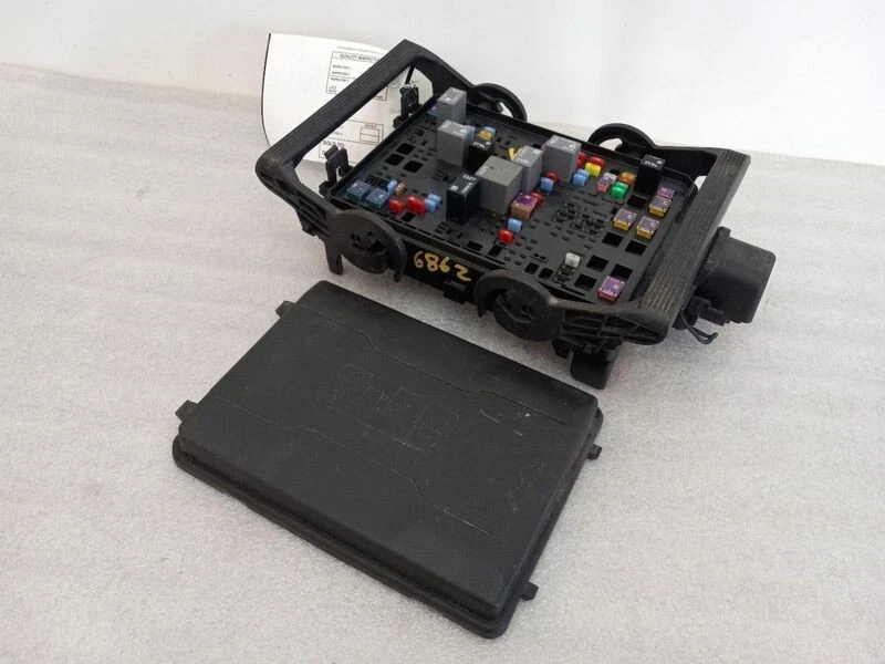 2015-2019 GMC Sierra 2500 3500 Pickup Engine Fuse Box OEM - Изображение 2 из 4