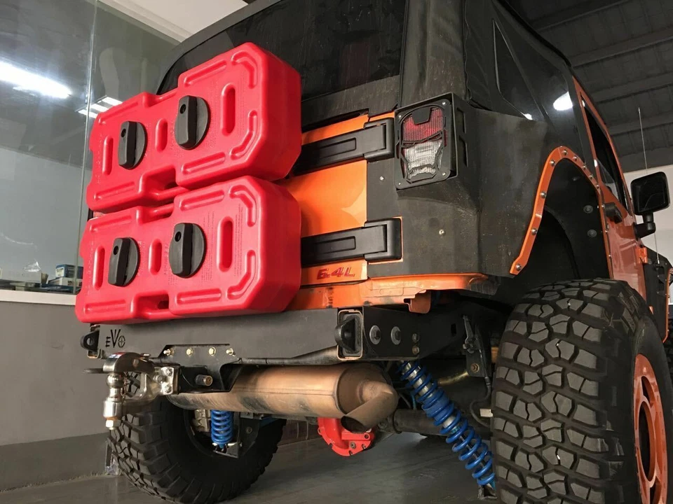 Paquete de 2 latas de combustible de 5 galones 20 L contenedor de gasolina y cerradura para Jeep JK JKU LJ TJ Foto 2 de 4