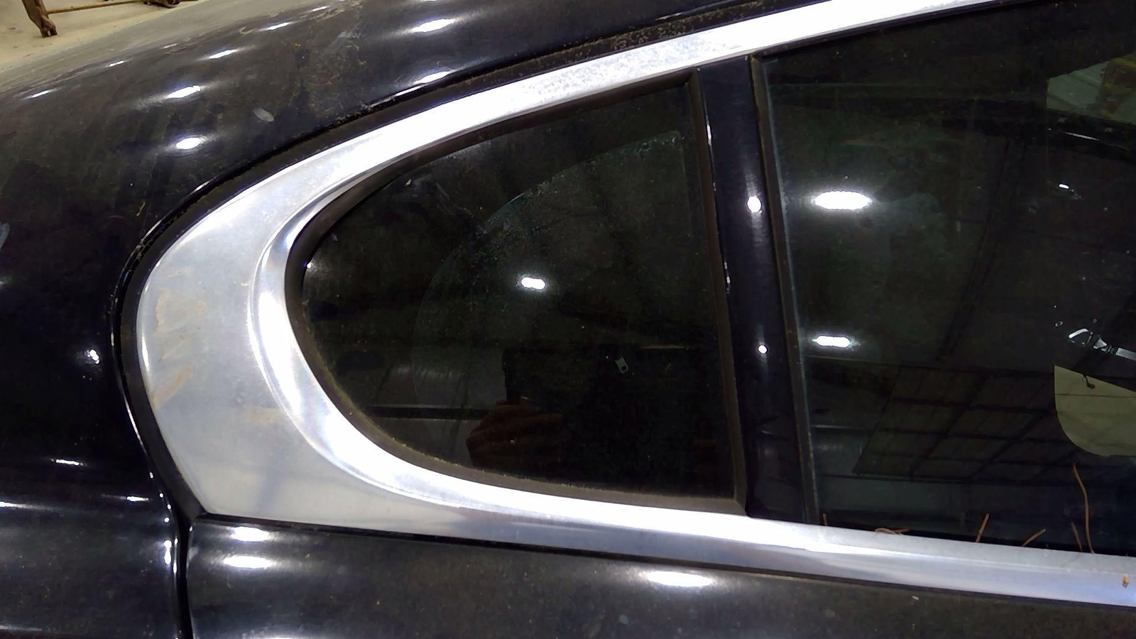 09 15 Jaguar XF Rear Door Vent Glass RH Passenger Side OEM C2Z28406