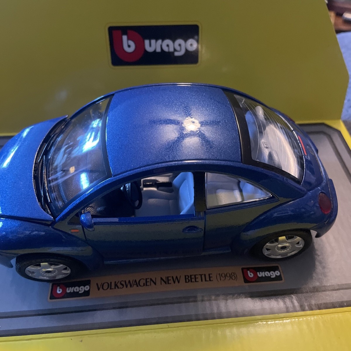 Burago ブラーゴ ニュー ビートル 1998 1:18 BURAGO 1998 VW VOLKSWAGEN New Beetle blue met. RARE
