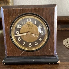VINTAGE SETH THOMAS ART DECO WOOD WIND UP ALARM CLOCK PARTS/REPAIR