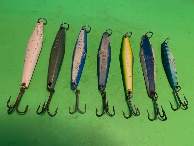 SET OF 7 VINTAGE SALAS LIGHT SURFACE JIGS WITH 7X 6X 5X BABY 5X YO
