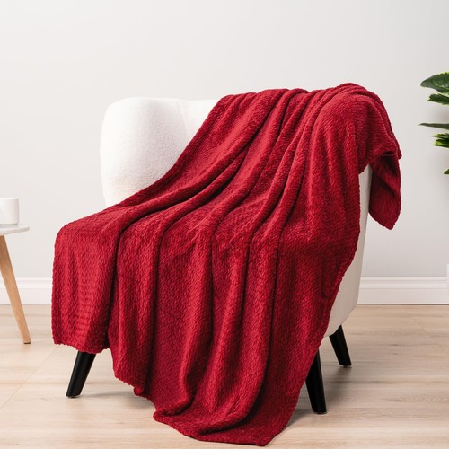 PAVILIA Soft Fleece Burgundy Dark Red Throw Blanket for Couch, Lightweight Pl... - Picture 3 of 9