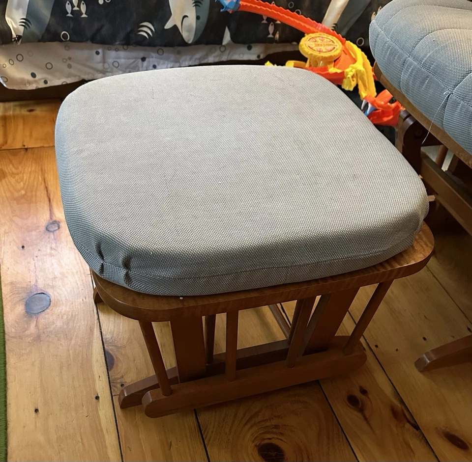 Planeador Dutailier con Hassock. Brazo lateral derecho de bolsillo.  Característica Locke Foto 2 de 3