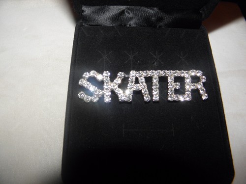 PIN DE PATINADOR AUSTRIACO CRISTAL FIGURA PATINAJE REGALO RECUERDO MAESTRO OLIMPIADAS ¡NUEVO! - Imagen 6 de 6