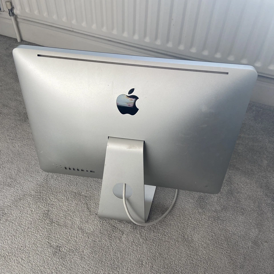 Apple Imac Mid 2011 Used 21.5 inch Intel Core i5 4GB RAM Keyboard and Mouse - Image 2 of 4