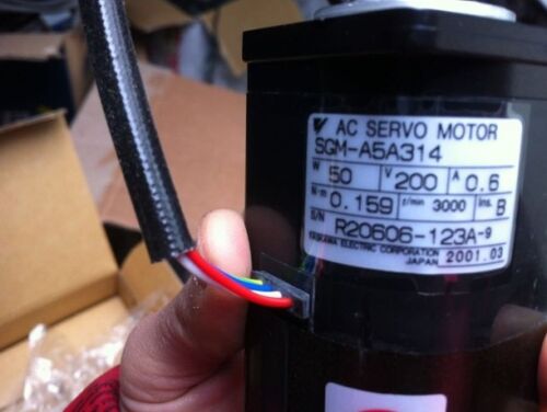 1PC NEW YASKAWA AC SERVO MOTOR SGM-A5A314 SGMA5A314 FREE EXPEDITED SHIPPING / - Picture 1 of 3