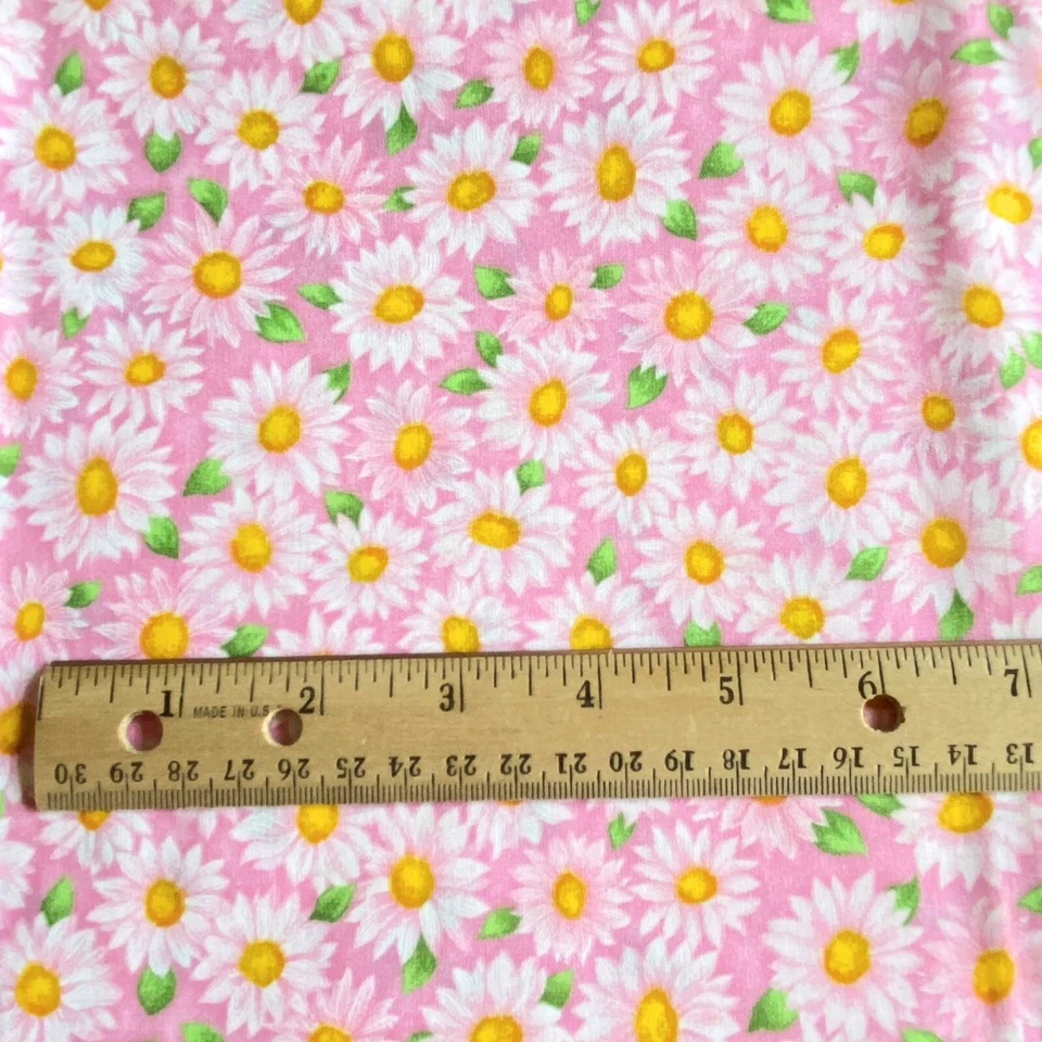 Tela de algodón acolchado Tradiciones de tela de margarita blanca rosa de 1,4 años Foto 2 de 4