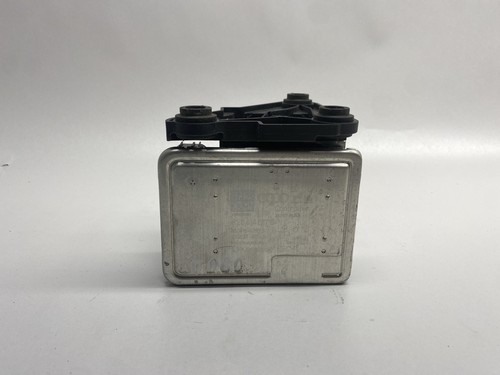 AUDI A3 S3 8VS 8VM 2018 ABS Hydraulic Pump Assembly Module Unit 8V0614517E - Picture 7 of 12
