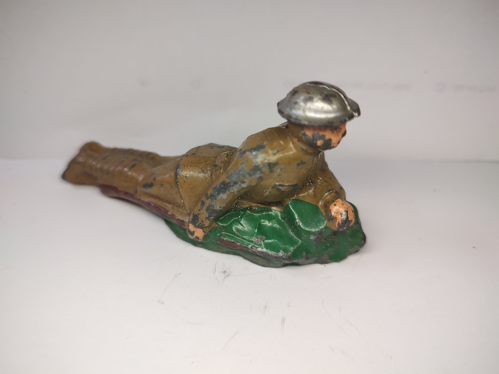 American Metal AM14 Prone W Rifle Trunk Upraised