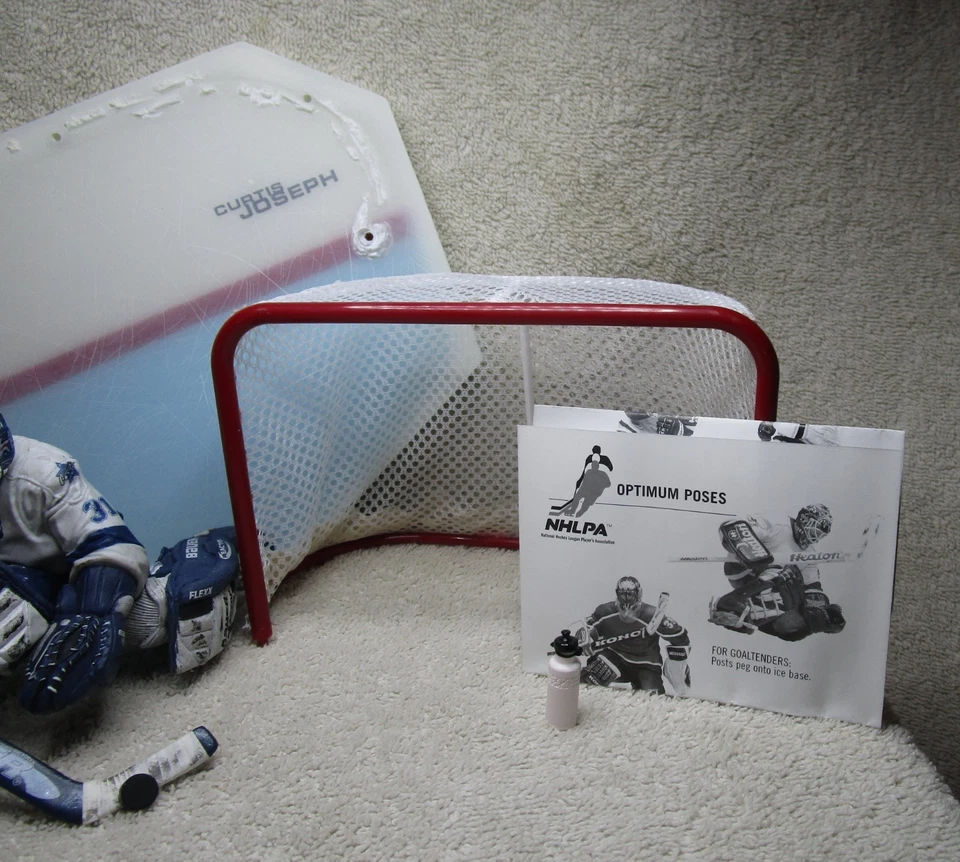 Figura de portero Curtis Joseph 2000 McFarlane Hockey Serie 1, red y accesorios Foto 2 de 4