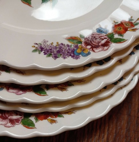 Limoges American Wales Pattern Dinner Plate Floral Medallion Scalloped Rim (5) - Picture 4 of 8