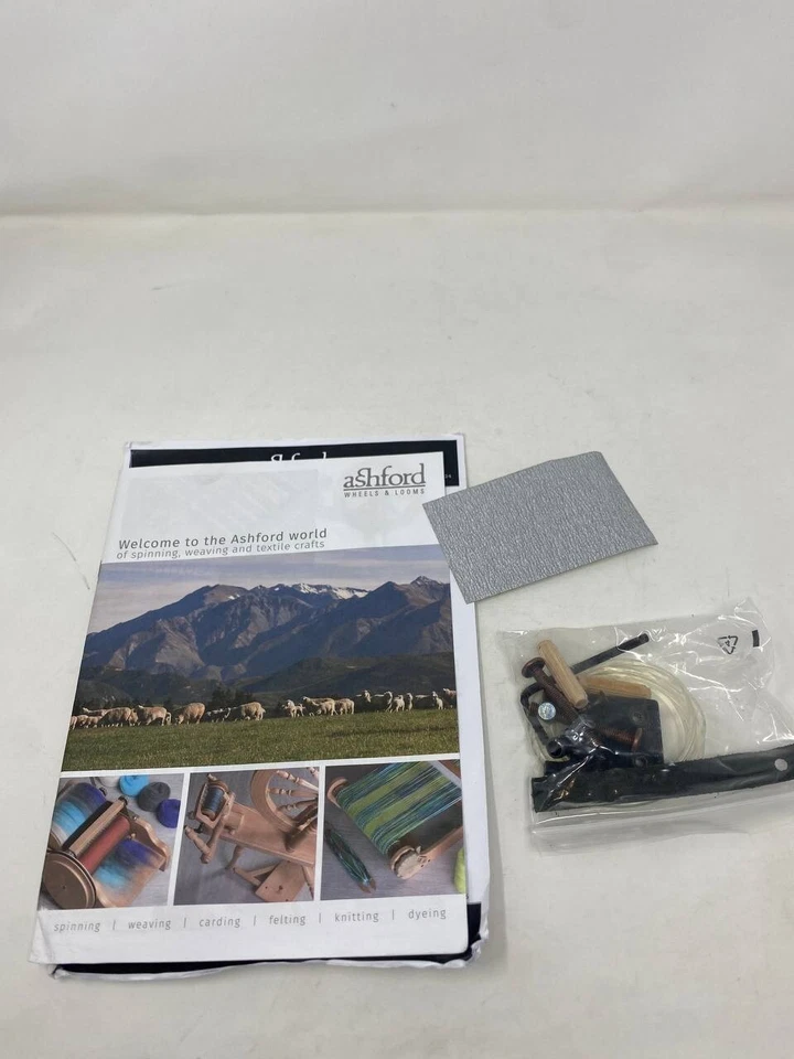 Ashford Spinning Kiwi Super Flyer Grande 27 mm Madera Natural Lana de Lujo Foto 2 de 4
