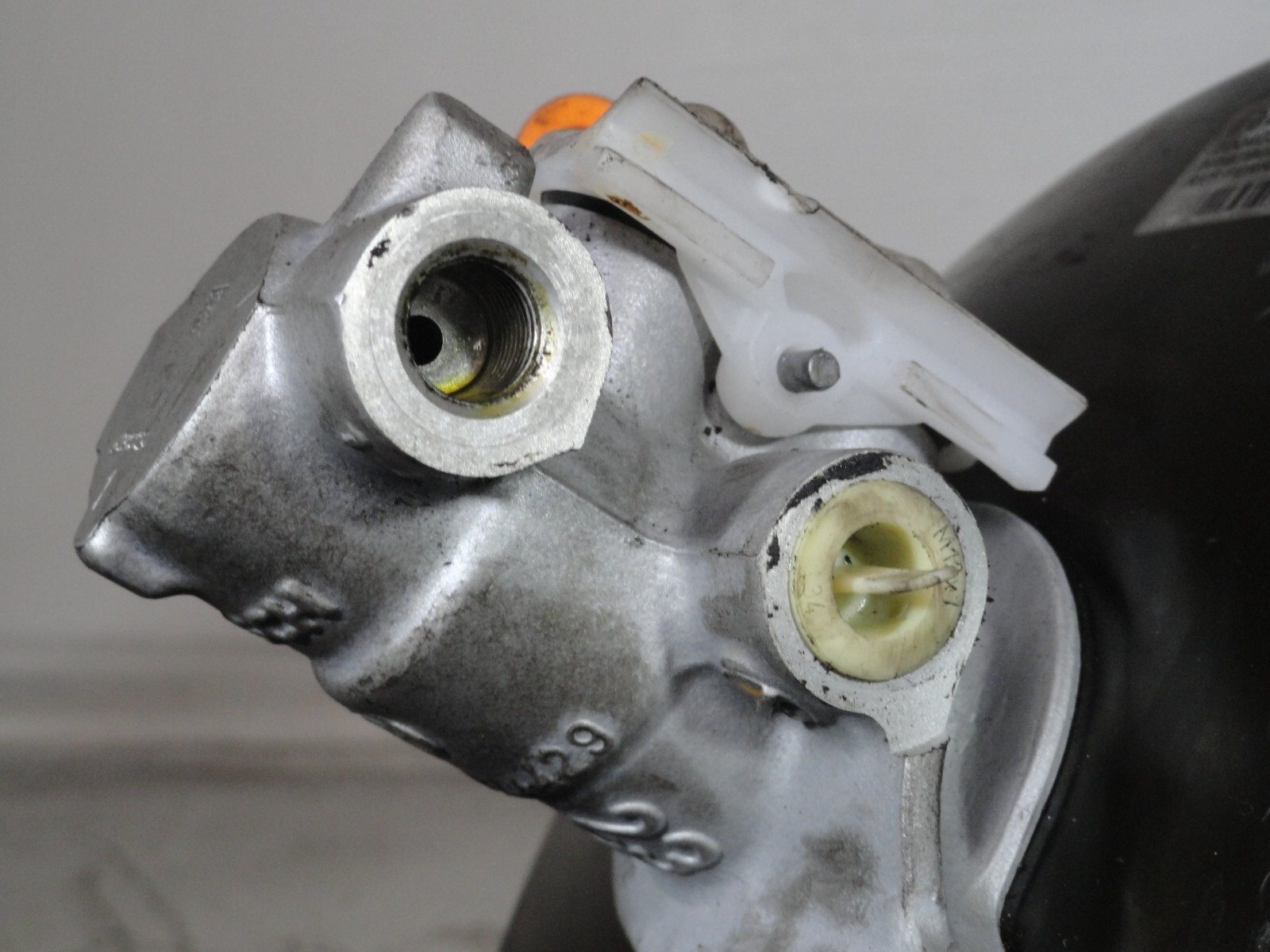 15-19 Ferrari 488 Spider 2017 Booster Master Cylinder untested 0204054605