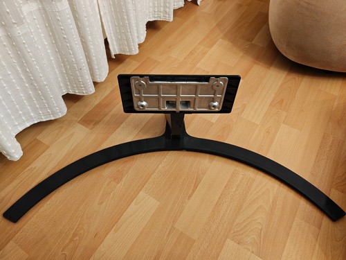 TV Standfuß Ständer 86UP80 MAZ674558 aus einem LG 75UQ81009LB