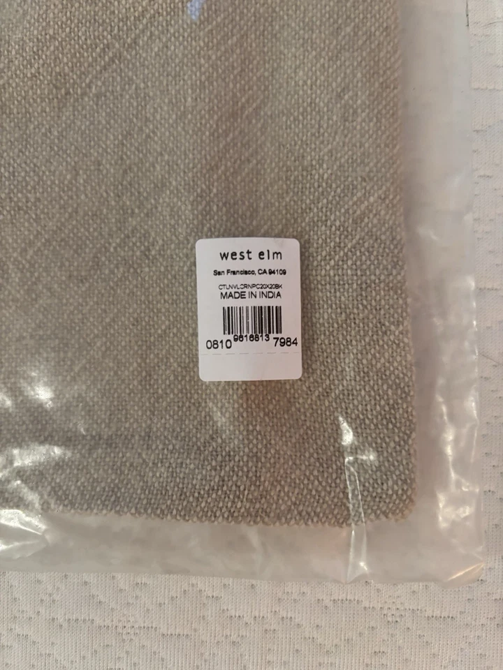 "Funda de almohada West Elm beige y negro nueva en caja $84 - 20"" X 20""" Foto 2 de 4