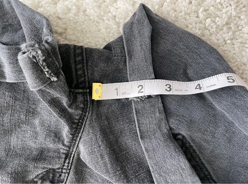Old Navy Boyfriend Shorts Women's 6 Black Distressed Denim Mid-Rise - Picture 3 of 6