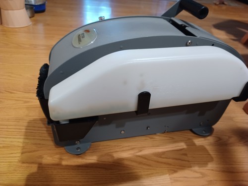 Better Pack 333 Plus Gummed Tape Dispenser,excellent condition.