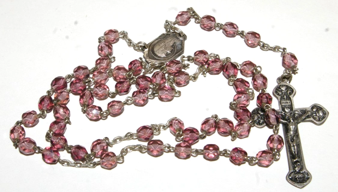 Chapelet catholique vintage à restaurer - Pièce d'histoire
