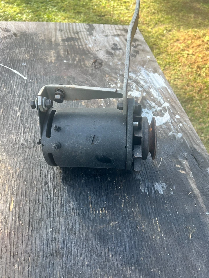 Ford Galaxie & Mercury 390 352 1962 1963 1964 generador sin probar con soportes Foto 2 de 4