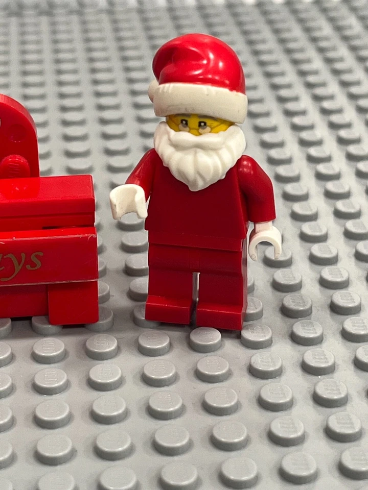 LEGO Minifigure Santa Claus + Elf + Happy Holiday Magnet : All included - Image 4 of 4