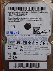 9x Samsung HN-M500MBB / 2011.12 / defekt / PCB: M8_REV.03 / 500GB SATA II