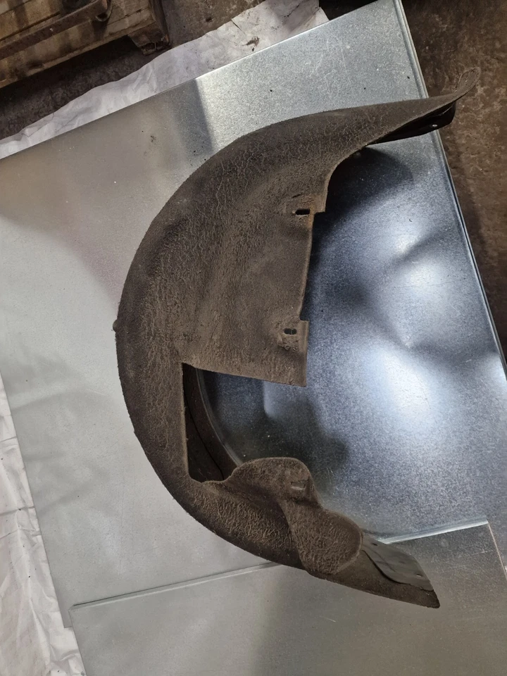 GENUINE VOLVO V70 MK3 2007-2016 REAR LEFT/right SIDE WHEEL ARCH SPLASH GUARD — 第 2/4 张图片