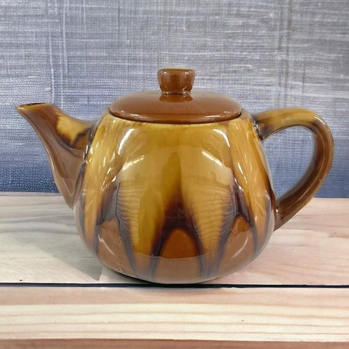 Tea Set - 5 Cups And Saucers And Teapot