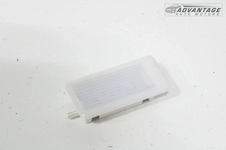 BMW 740I XDRIVE G12 2017-2022 maletero trasero carga equipaje luz interior lámpara OEM Foto 2 de 4