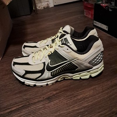 Nike Vomero 5 SAMPLE Life Lime - SIZE 10 Lighter shade of green ( FB9149-701...)