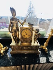Französischen Empire-Kaminuhr (Pendule), 1810/1830 feuervergoldete Bronze Ormolu