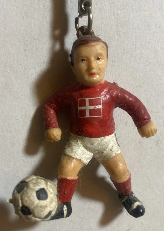 "Llavero de fútbol retro de colección Noruega con llavero deportivo 2"" x 1,5""" Foto 4 de 4