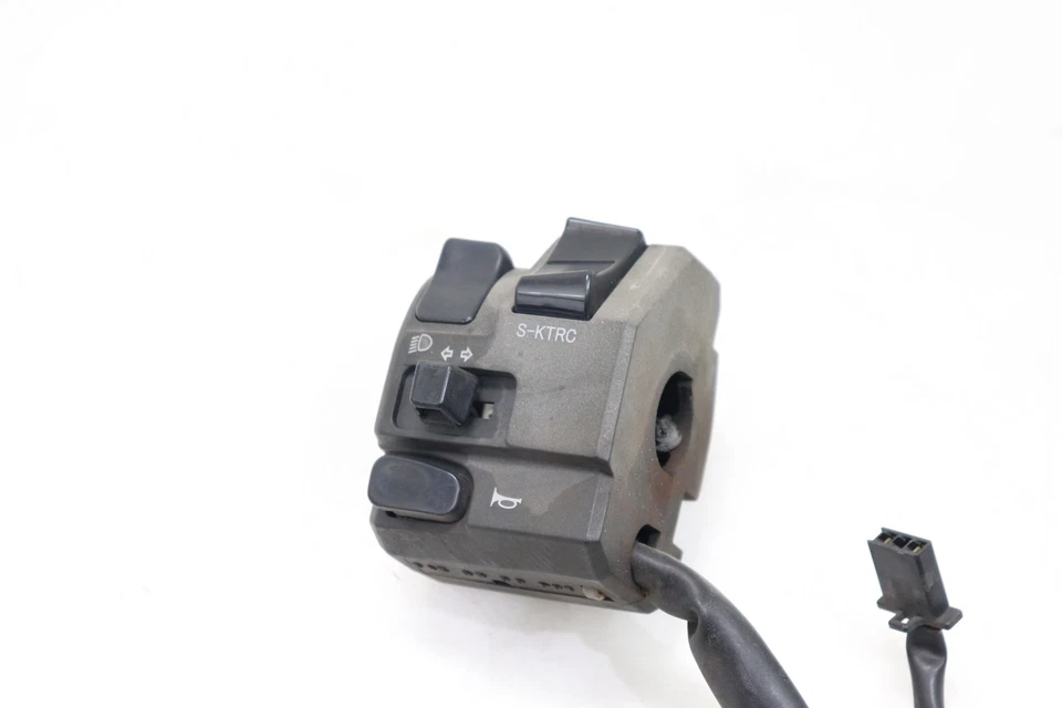 11-15 KAWASAKI NINJA ZX10R OEM CLIP IZQUIERDO EN MANGO BOCINA SEÑALES INTERRUPTOR INTERRUPTORES Foto 2 de 4