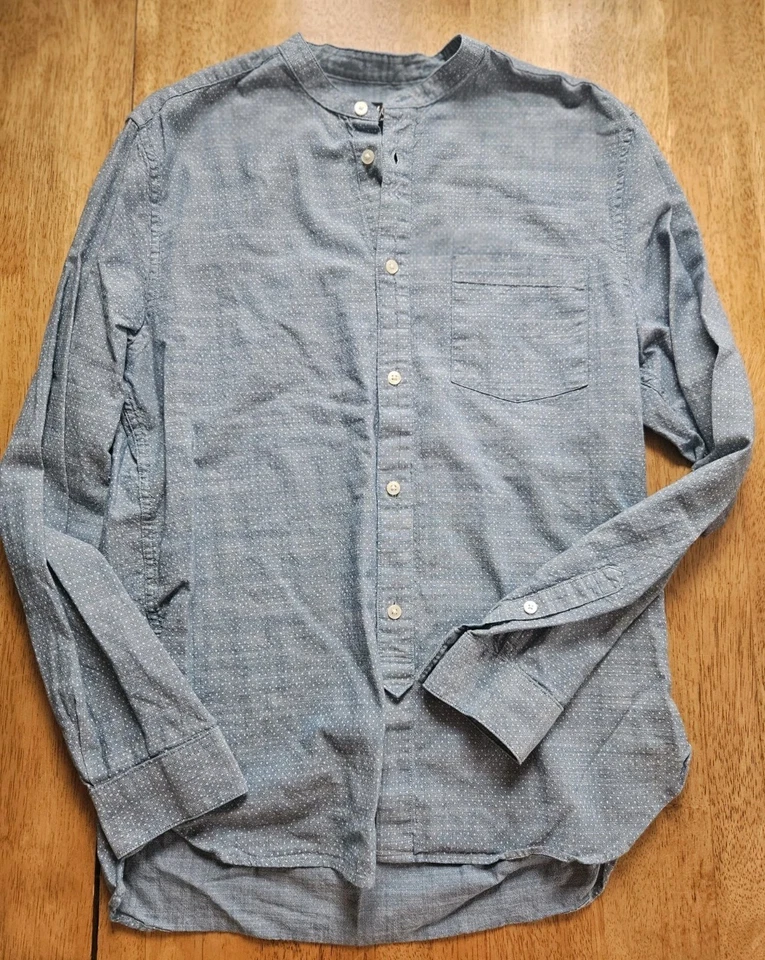 Camisa de vestir H&M para hombre calce regular azul manga larga abotonada talla pequeña S Foto 2 de 4