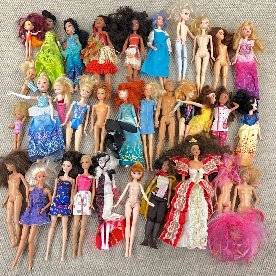 Lote Muñeca Barbie Princesa Disney Mixto Moderno Vintage Hombre Mujer 33 Muñecas Foto 2 de 4