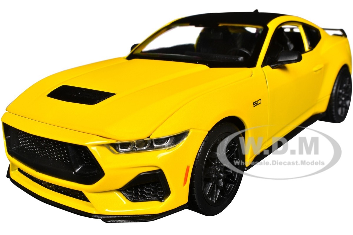 2024 FORD MUSTANG GT 5.0 YELLOW 1/25 DIECAST MODEL CAR BY WELLY