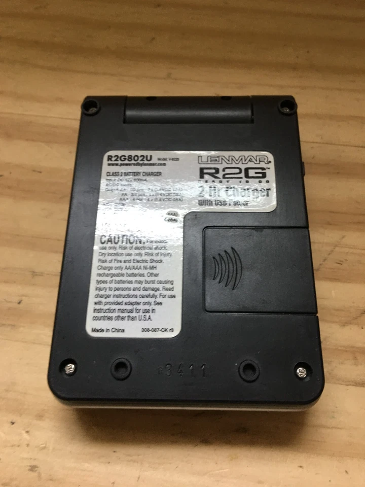 Lenmar R2G802U AC/DC AAA AA Battery Charger R2G 2 Hour Charger w/ USB Power - Image 2 of 4