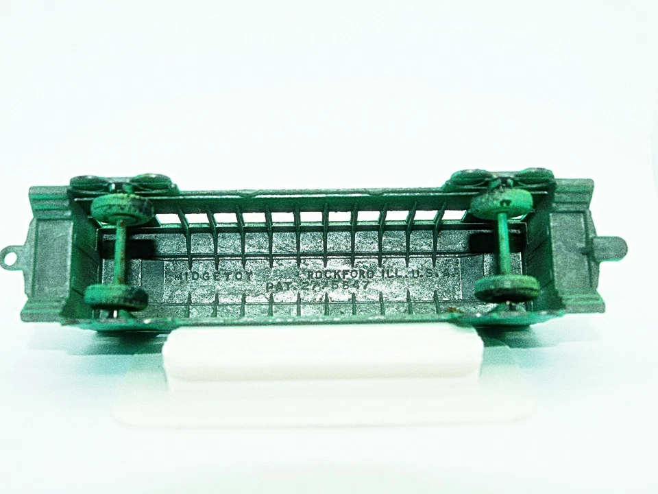 Midgetoy Green Passenger Car NM - Image 2 of 2