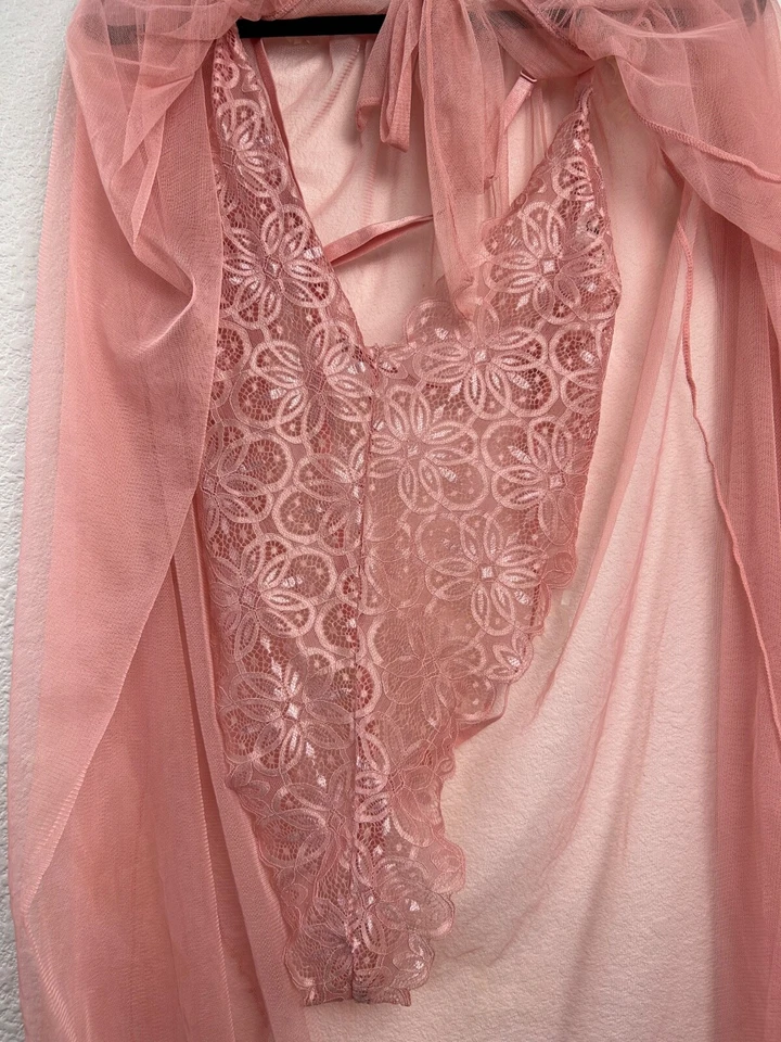Dreamgirl Mujer Talla XL Rosa Encaje Peluche Body Con Falda Transparente Conjunto Peignoir Foto 2 de 4