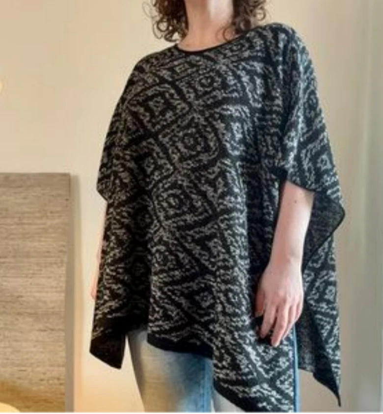 Eileen Fisher Poncho Top One Size OS 100% Organic Linen Textured Argyle Print